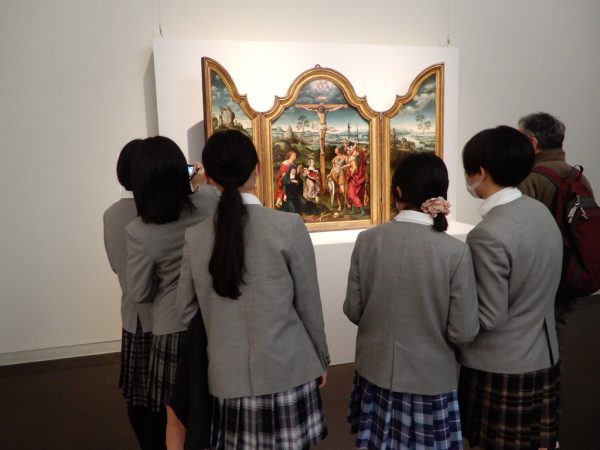 Students_Visit_the_Museum