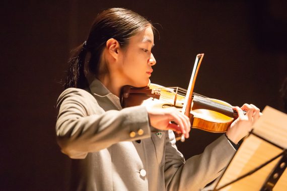 【全日本学生音楽コンクールバイオリン部門第1位】人の心に響く音をもとめて〈中等部3年 的場 桃さん〉